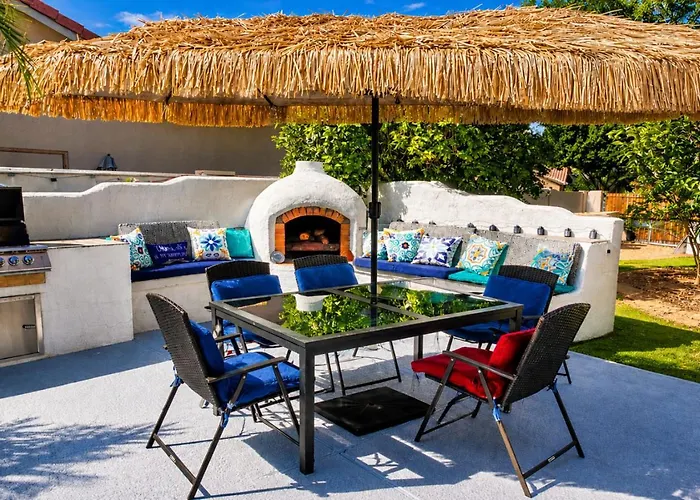 Chalet Santorini Glendale