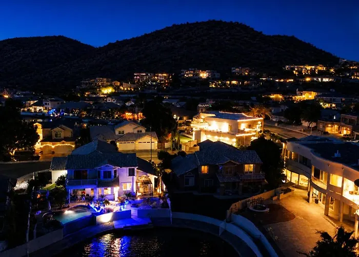 Santorini Chalet Glendale